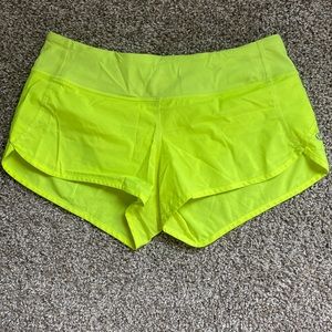 Lululemon 2.5” Low Rise Speedy Short Size 6